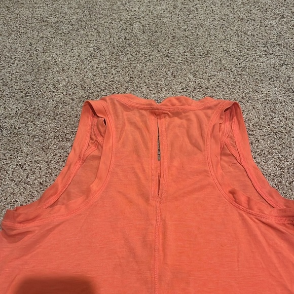 Champion Salmon Colored Key Hole Back Athletic Wear Size Medium - Picture 3 of 8